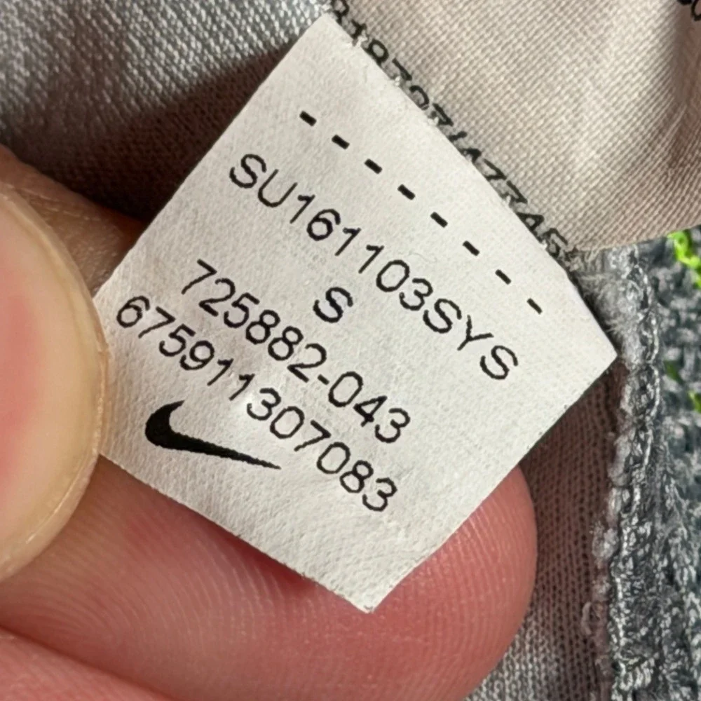 Nike Mens Dri-FIT Soccer Training Jersey Gray Striped Long Sleeve 725882-043 S